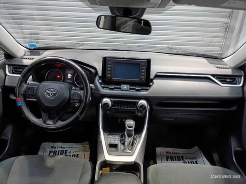 Used 2019 Toyota RAV4 LE image 19