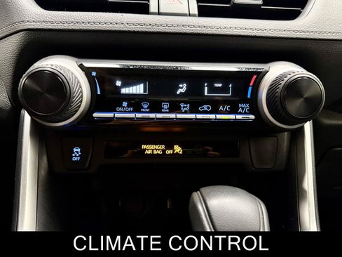Used 2020 Toyota RAV4 LE w/ Carpet Mat Package FWD image 28