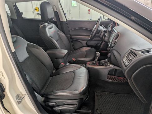 Used 2018 Jeep Compass Trailhawk w/ Navigation Group AWD/4WD image 23