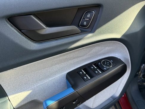 New 2025 Ford Maverick XLT image 36