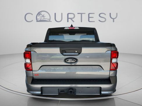 Used 2025 Ford Maverick Lobo AWD/4WD image 5