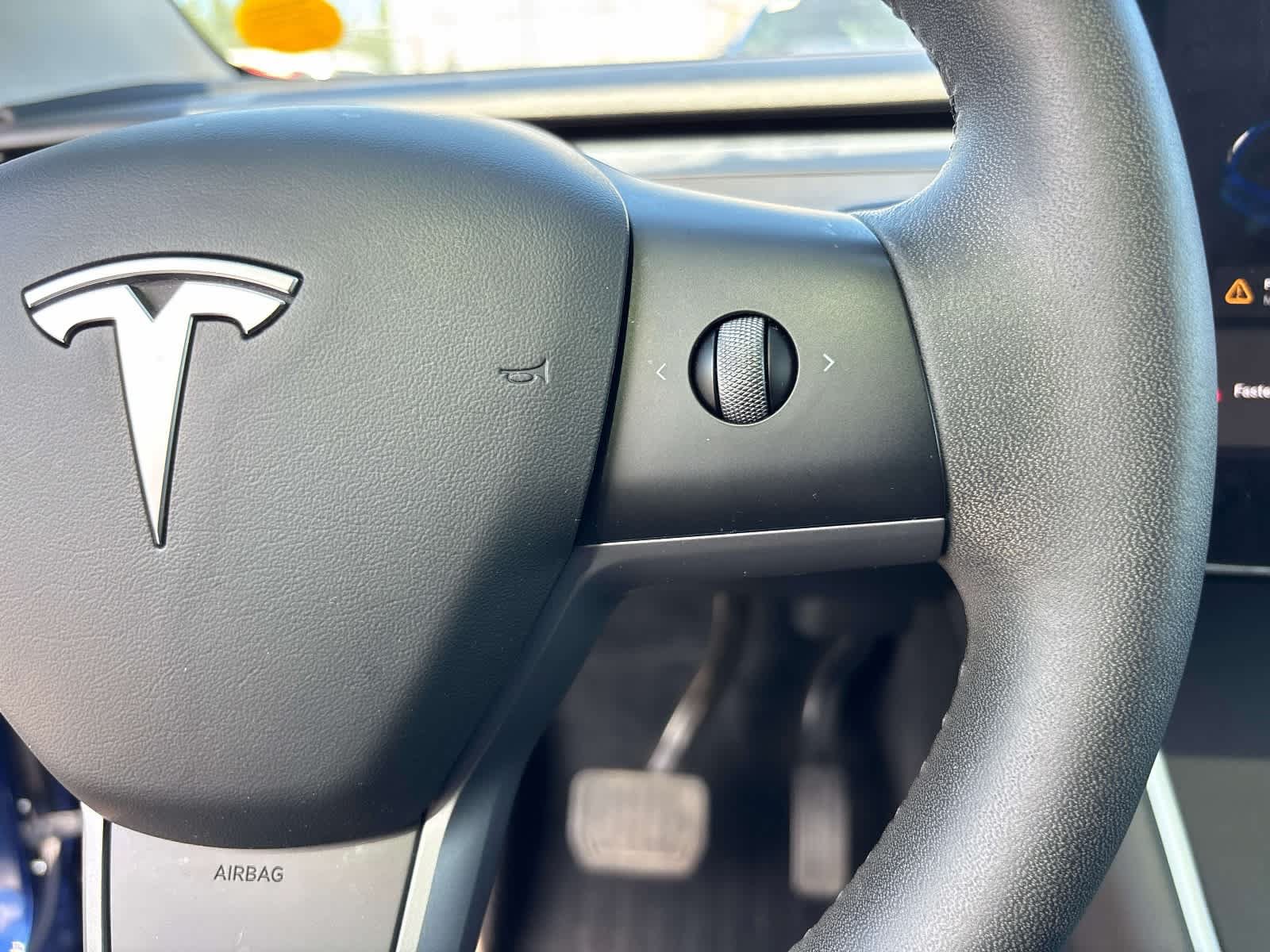 Used 2021 Tesla Model Y Long Range AWD/4WD image 27