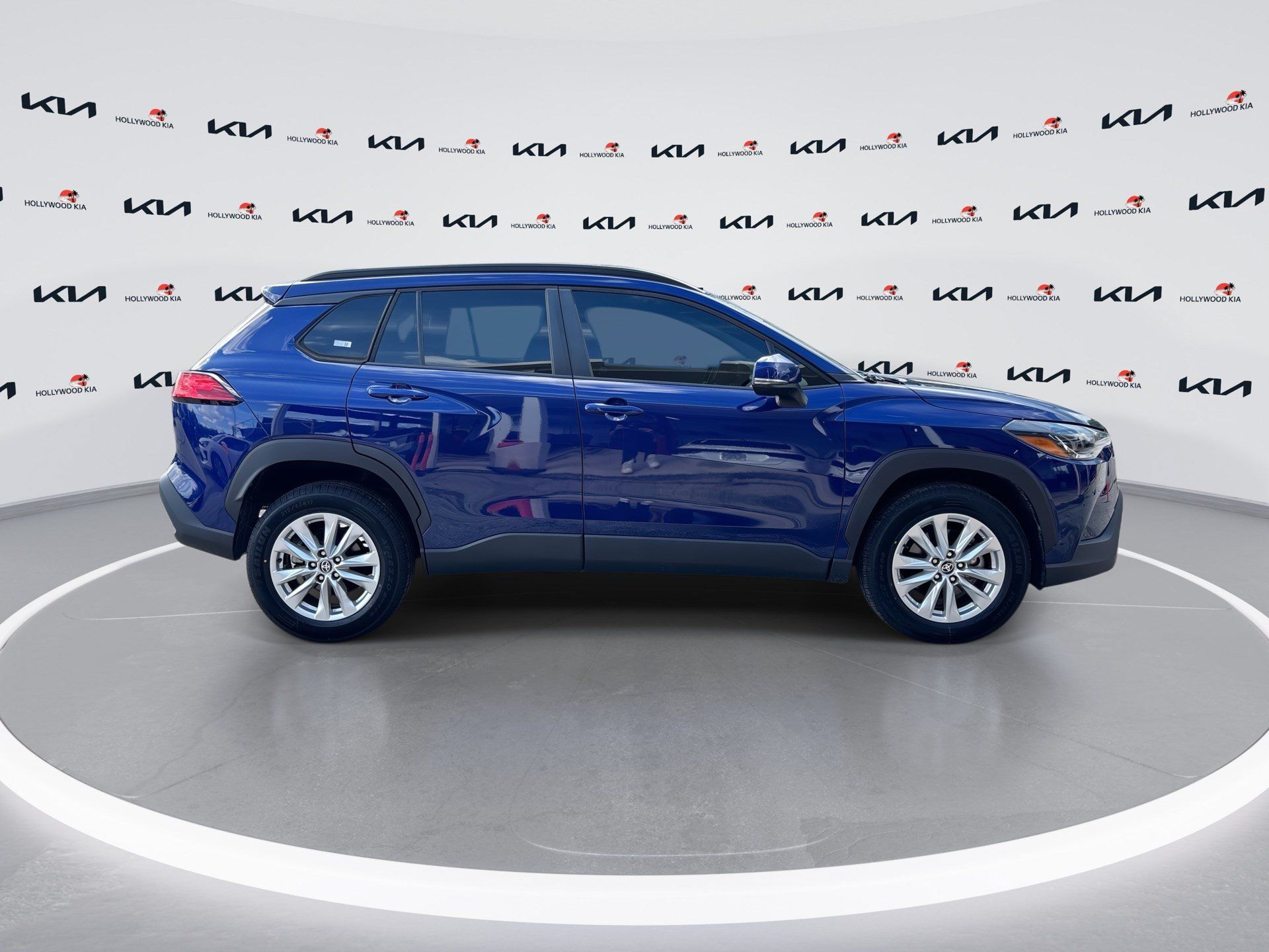Used 2022 Toyota Corolla Cross LE FWD image 9