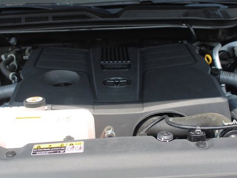 Used 2022 Toyota Tundra Limited w/ TRD Off-Road Package image 27