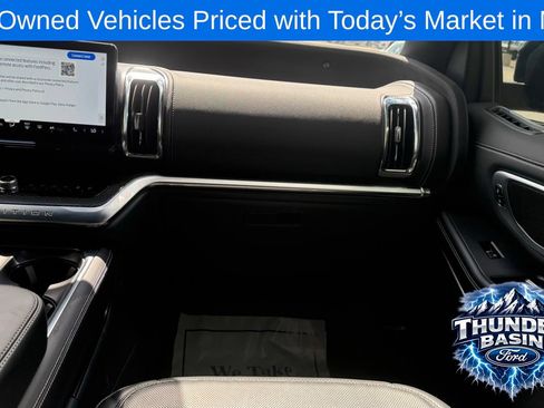 Used 2025 Ford Expedition Max Platinum w/ Stealth Performance Package AWD/4WD image 21