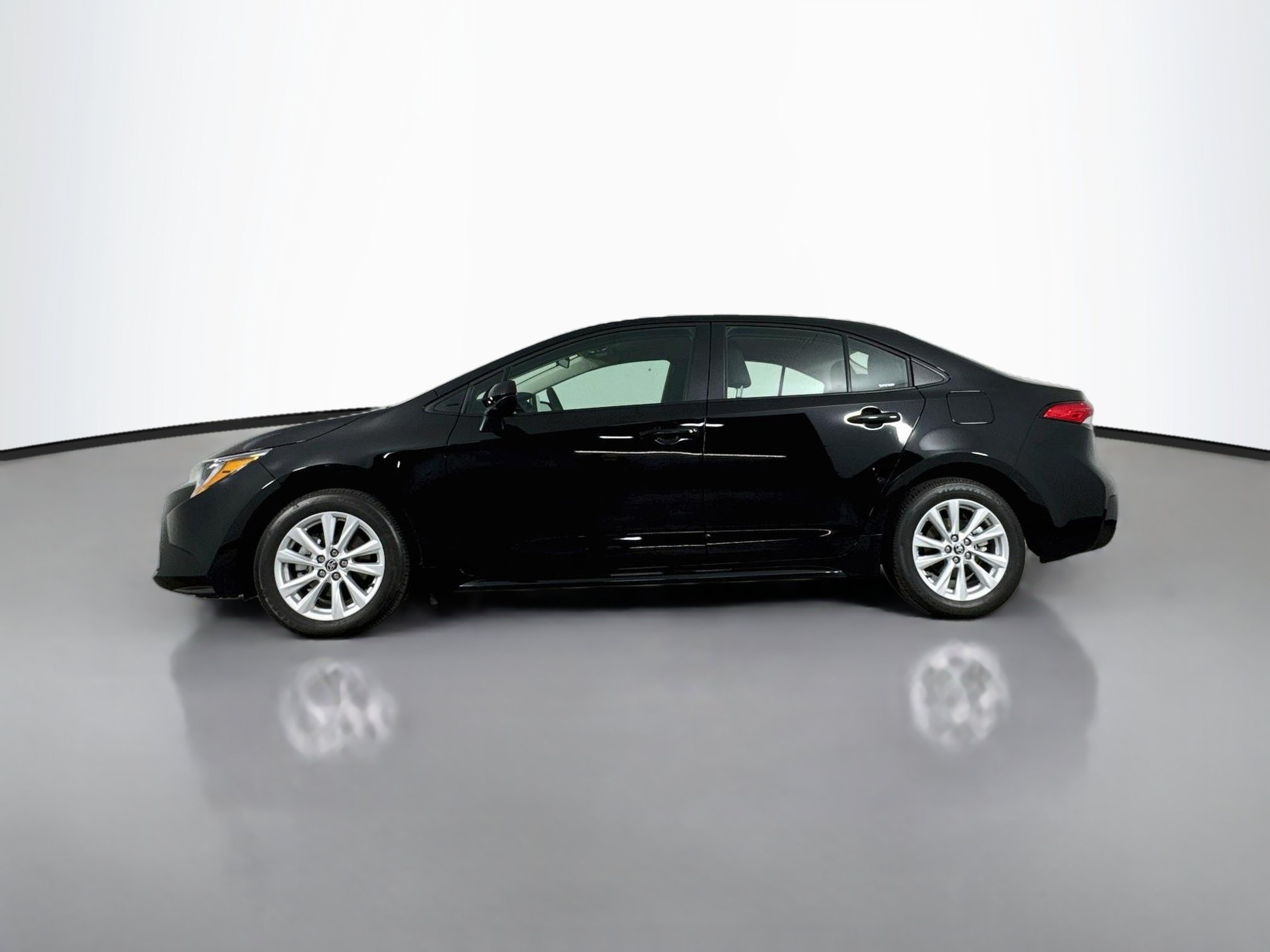 Certified 2026 Toyota Corolla LE w/ LE Premium Package FWD image 4