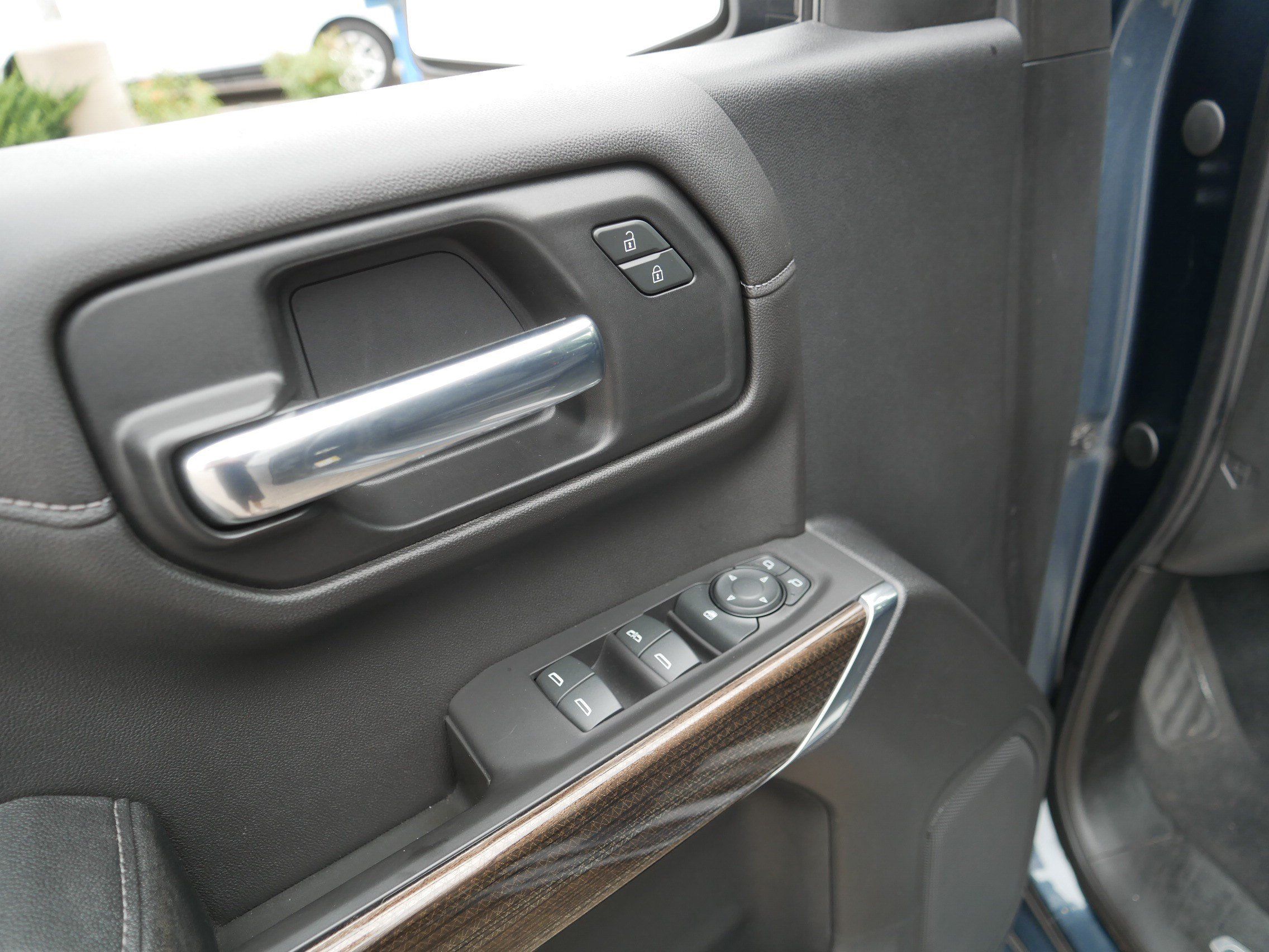 Used 2020 Chevrolet Silverado 1500 LT w/ All-Star Edition AWD/4WD image 19