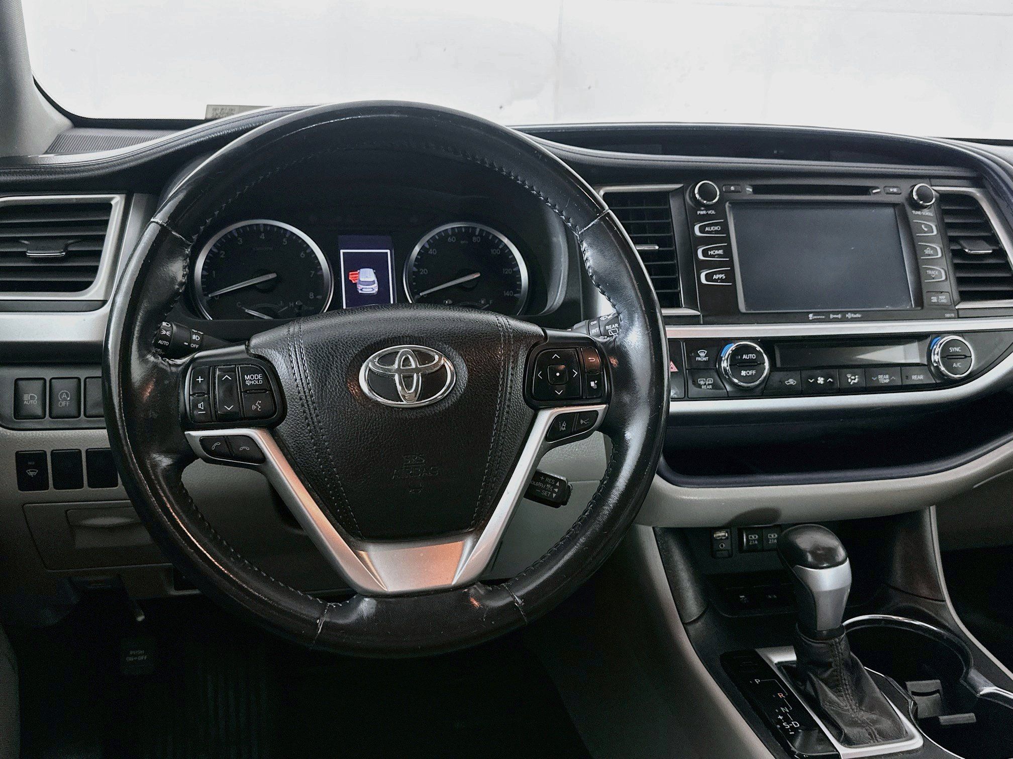 Used 2018 Toyota Highlander XLE AWD/4WD image 18