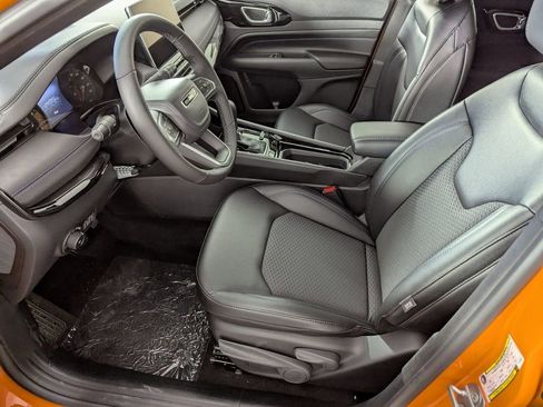 New 2026 Jeep Compass Latitude image 10