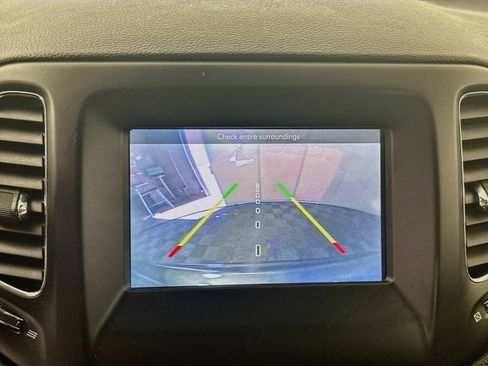 Used 2017 Jeep Compass Latitude w/ Popular Equipment Group AWD/4WD image 13