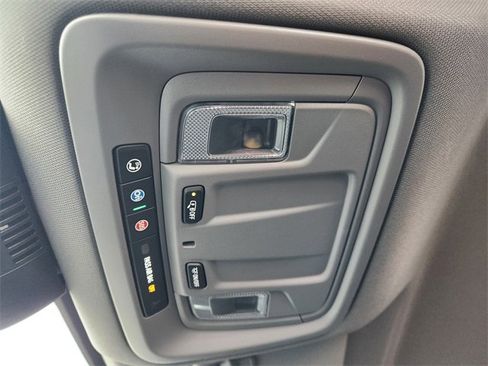 Used 2025 Chevrolet Silverado 1500 Custom RWD image 27