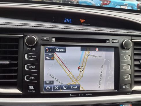 Used 2016 Toyota Highlander Limited w/ Driver Technology Package AWD/4WD image 29