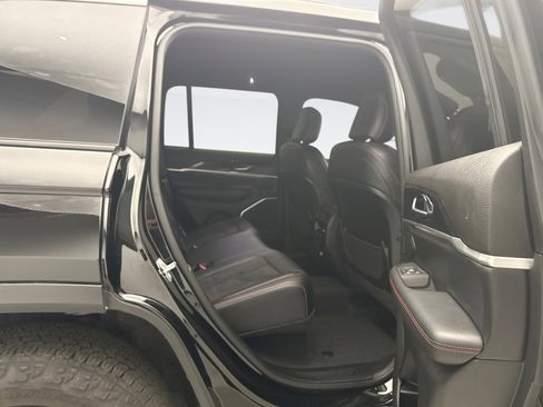 Used 2022 Jeep Grand Cherokee Trailhawk image 19