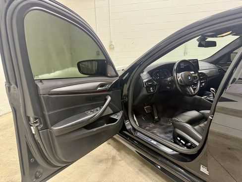 Used 2023 BMW M5 image 26
