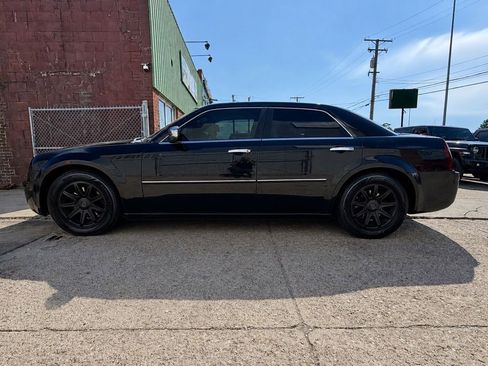 Used 2005 Chrysler 300 C w/ Navigation & Sound Group II RWD image 6