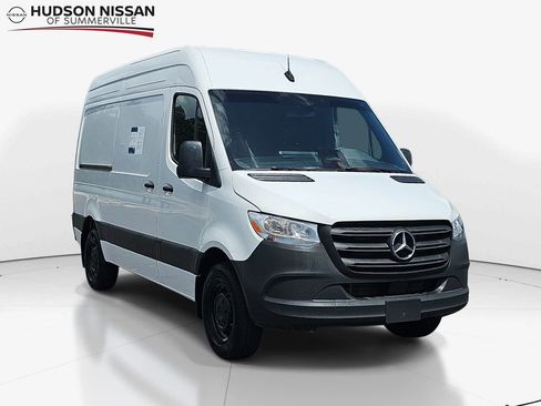 Used 2025 Mercedes-Benz Sprinter 2500 image 1