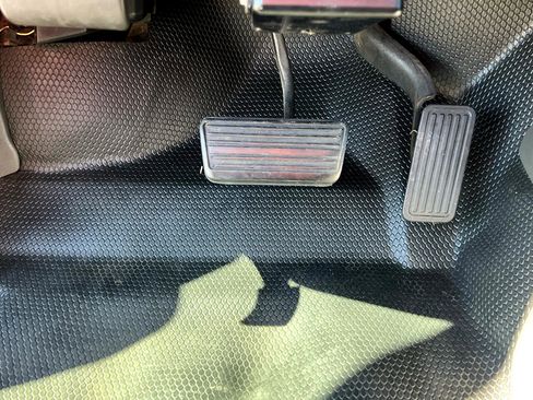 Used 2004 Chevrolet Silverado 2500 4x4 Regular Cab image 20