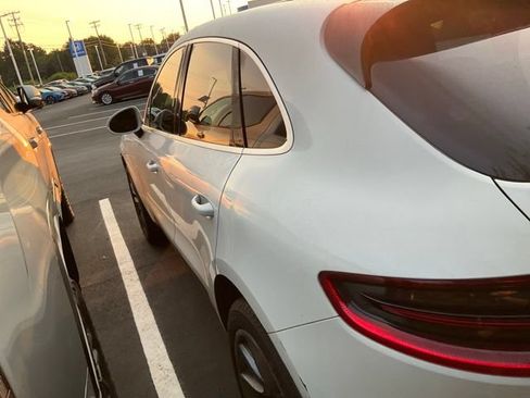 Used 2016 Porsche Macan S AWD/4WD image 8