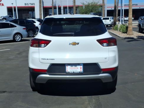 Used 2023 Chevrolet TrailBlazer LT w/ Convenience Package FWD image 5