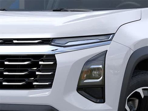 New 2025 Chevrolet Equinox LT image 10