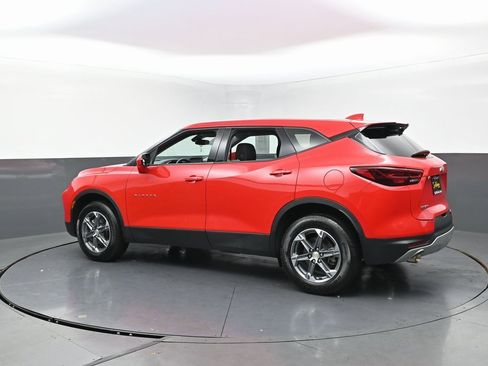 Used 2023 Chevrolet Blazer LT image 3