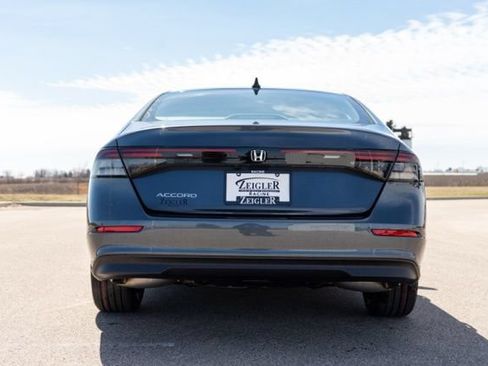 Used 2025 Honda Accord SE image 6