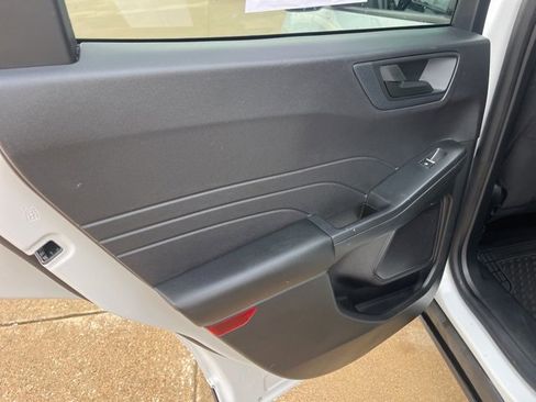 Used 2022 Ford Escape SE w/ Cold Weather Package image 39