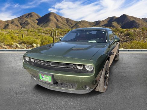 Used 2021 Dodge Challenger SXT RWD image 2
