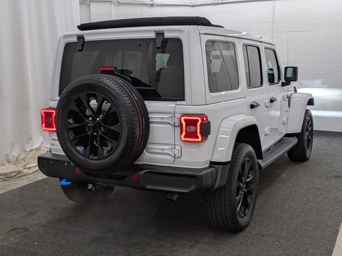 Used 2022 Jeep Wrangler Unlimited Sahara w/ Cold Weather Group image 2