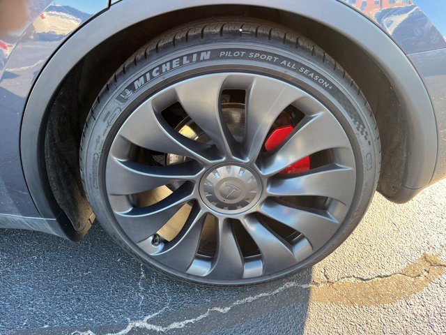 Used 2023 Tesla Model Y Performance AWD/4WD image 31