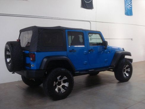 Used 2011 Jeep Wrangler Unlimited Sport image 5
