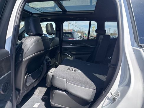 New 2026 Jeep Grand Cherokee Limited AWD/4WD image 25
