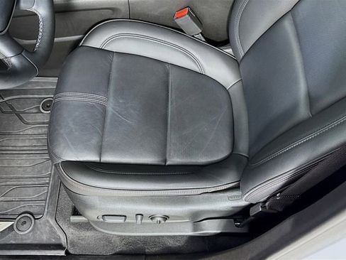 Used 2023 Chevrolet Traverse RS w/ LPO, Floor Liner Package image 21