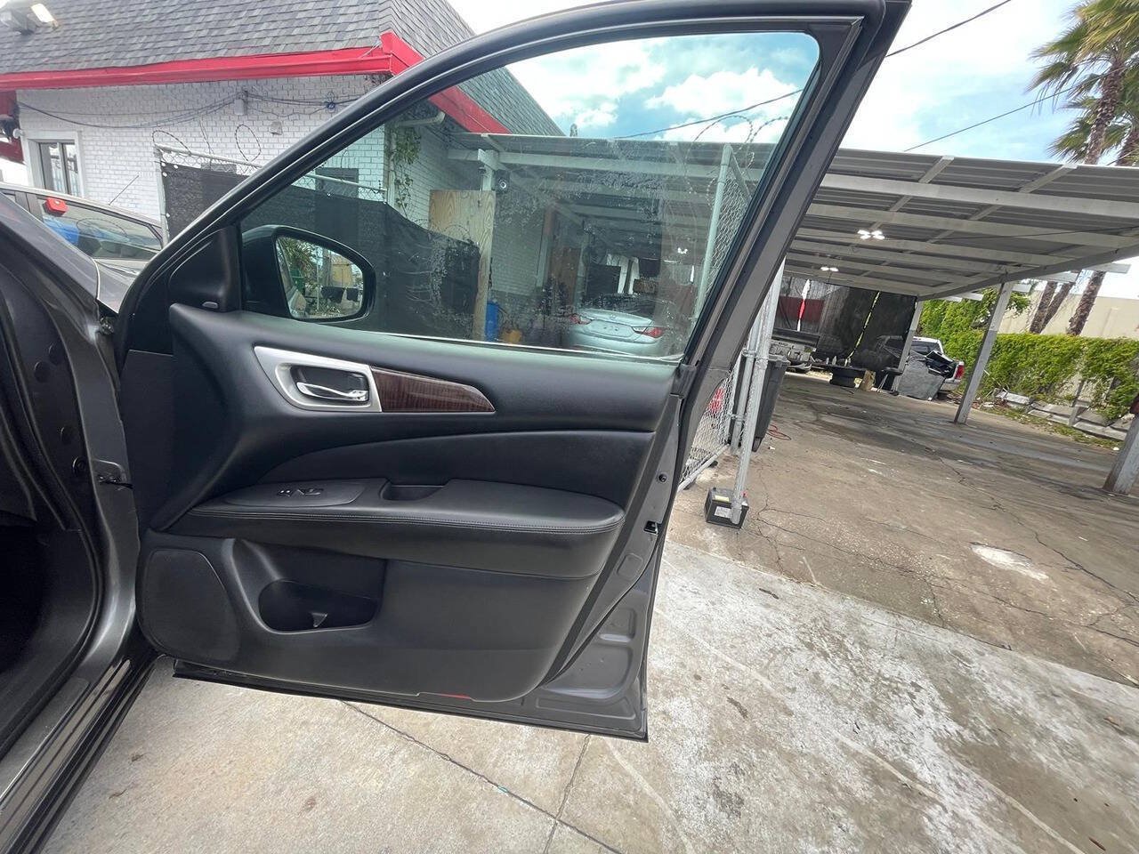 Used 2015 Nissan Pathfinder SL w/ Cargo Package FWD image 13