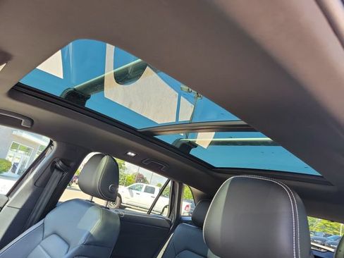 Used 2024 Volkswagen Atlas Cross Sport SEL R-Line AWD/4WD image 7