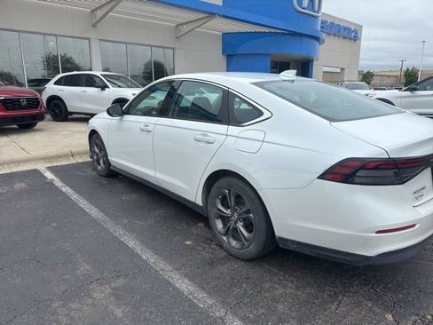 Used 2023 Honda Accord EX image 2