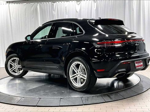 Used 2024 Porsche Macan image 3