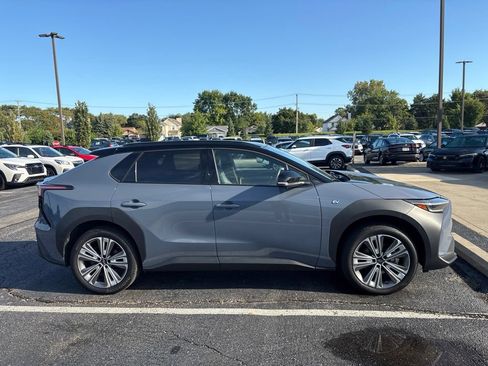 Used 2023 Subaru Solterra AWD image 2