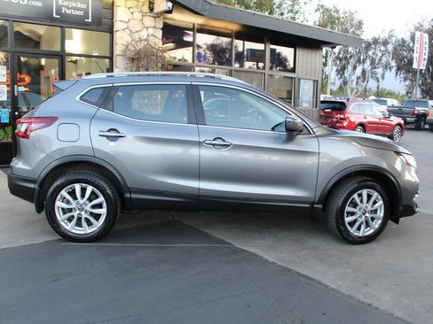 Used 2021 Nissan Rogue Sport SV FWD image 6