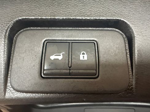 Used 2022 Nissan Rogue SV w/ SV Premium Package FWD image 36