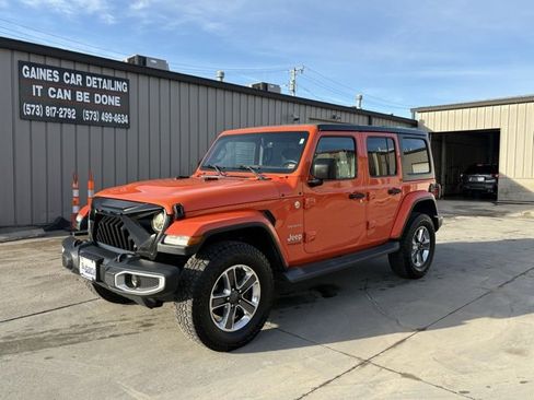 Used 2018 Jeep Wrangler Unlimited Sahara image 3