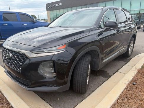 Used 2019 Hyundai Santa Fe SE FWD image 2