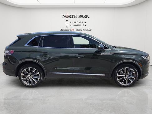 Used 2023 Lincoln Nautilus Reserve w/ Luxury Package AWD/4WD image 6