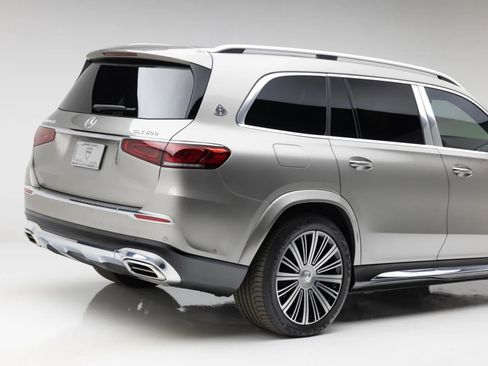 Used 2022 Mercedes-Benz Maybach GLS 600 4MATIC image 35