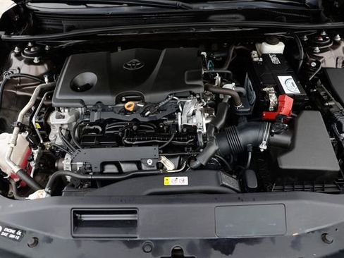 Used 2019 Toyota Camry XLE image 23