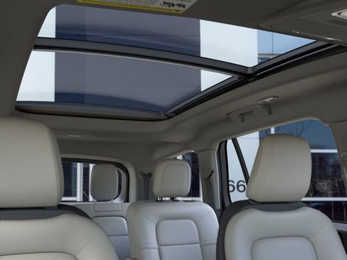 New 2025 Lincoln Aviator AWD image 22