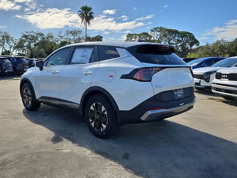 New 2026 Kia Sportage LX image 6