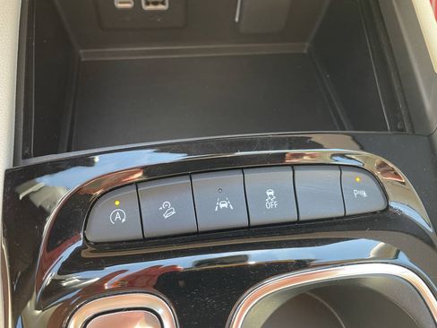 Used 2023 Buick Envision Essence AWD/4WD image 24