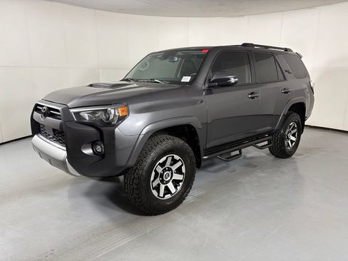 Used 2021 Toyota 4Runner TRD Off-Road Premium w/ Moonroof Package AWD/4WD image 4