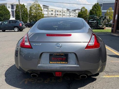Used 2018 Nissan 370Z Coupe RWD image 11
